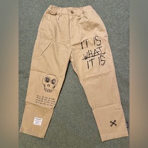 nununu chino slogan pants Size 8-9